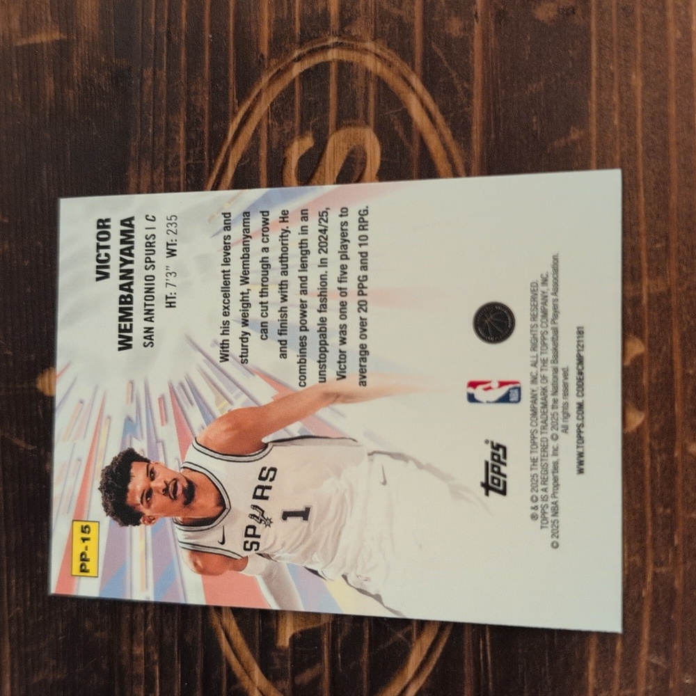 2025 Topps Victor Wembanyama Power Players Insert Spurs - Picture 2 of 2
